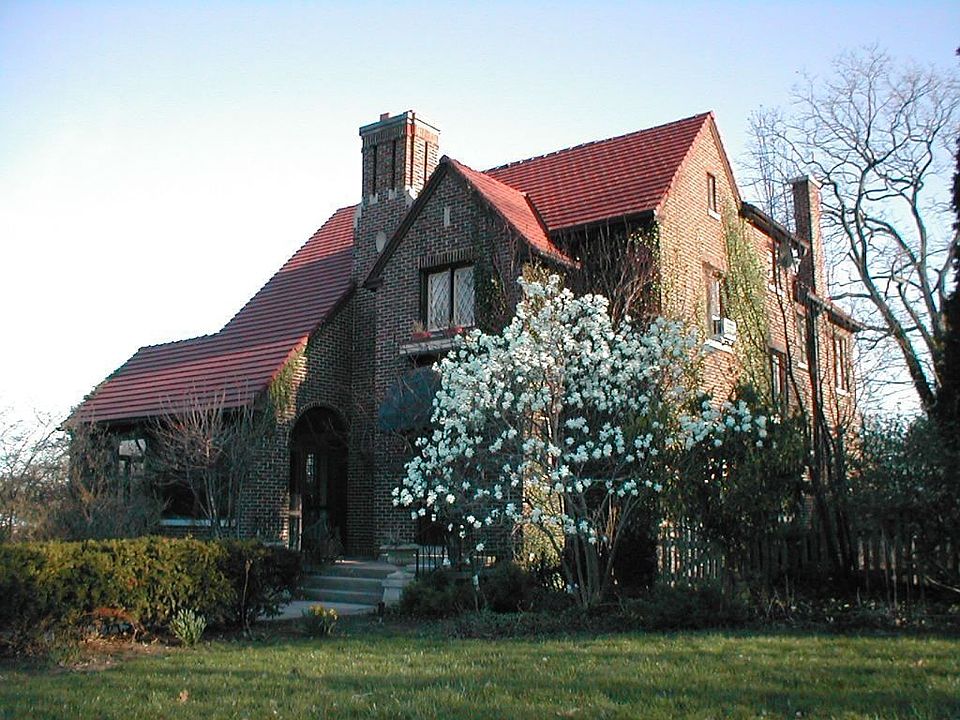 1st image of 700 Kenilworth Ave