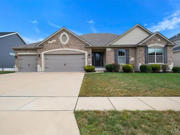 332 Mystic Brook Dr, O'Fallon, MO 63366