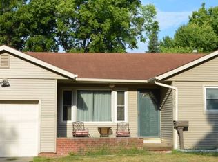 1816 E 30th St, Des Moines, IA 50317