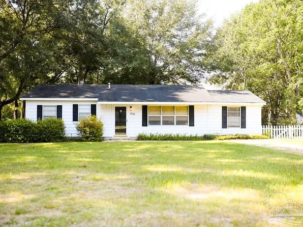 516 E Oak St, Atmore, AL 36502