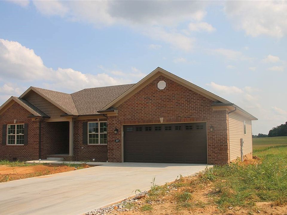2nd image of 207 Claiborne Cir