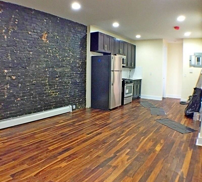1st image of 267 Linden St APT 2