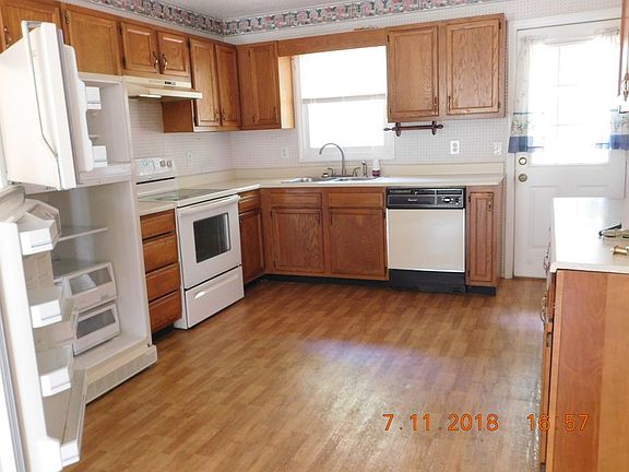 3rd image of 19380 Dennison Dr