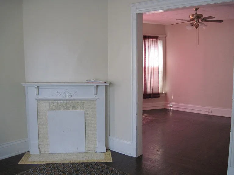 2609-11 N. Maryland Ave. — Photo 6