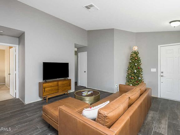 4th image of 2833 W Angela Dr