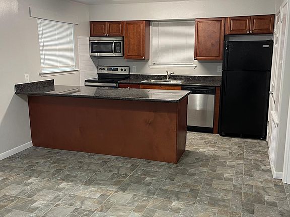 3rd image of 2525 Annunciation St APT 6