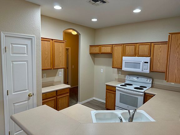 5th image of 3783 E Woodside Ln