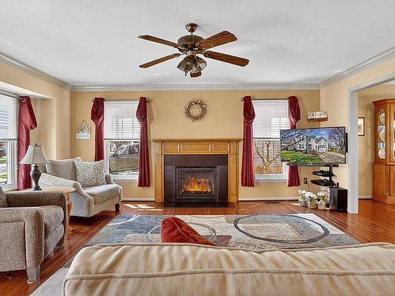 3rd image of 2710 Price Rd