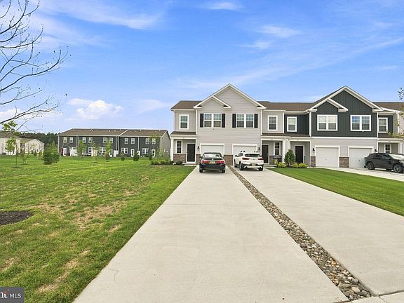 4th image of 126 Corolla Dr