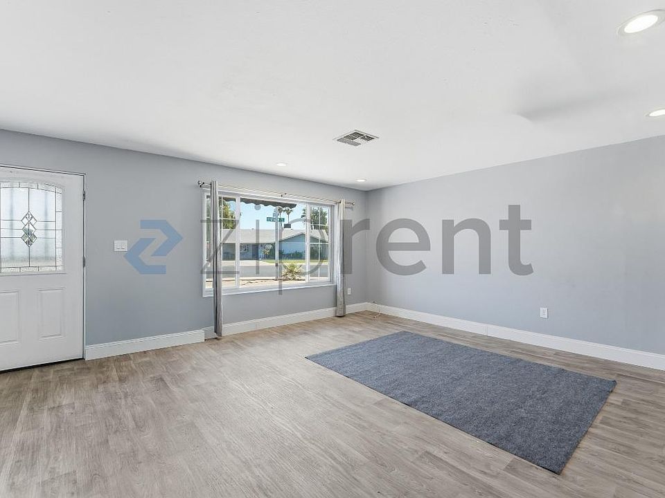 1st image of 1228 E Barbara Dr