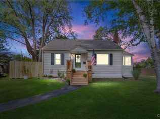 121 Herbert St, North Syracuse, NY 13212