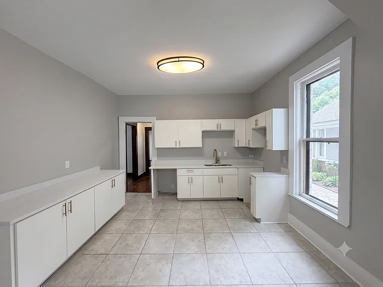 1258 Agnes Pl — Photo 5
