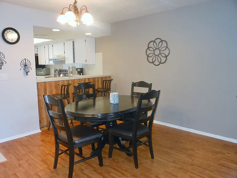 112 Woodlands Ct — Photo 6