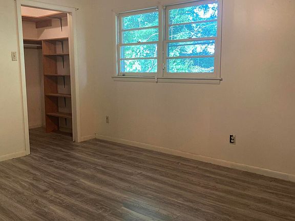 4th image of 308 W Spruce Street