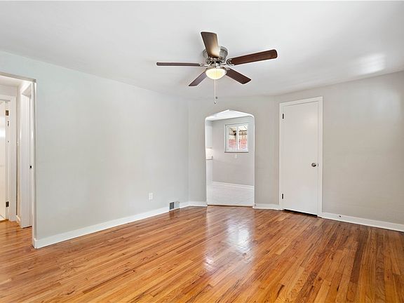 4th image of 412 Sunnyland Ave