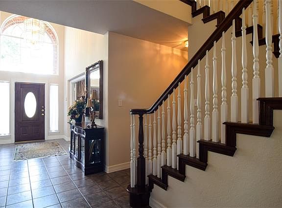 4th image of 2136 Loch Haven Dr