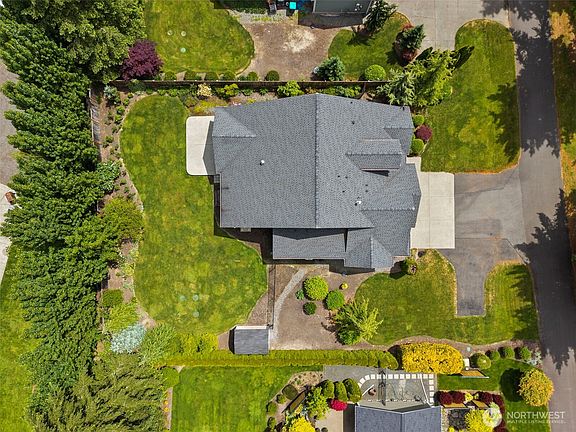 2nd image of 2843 South Bay Road NE