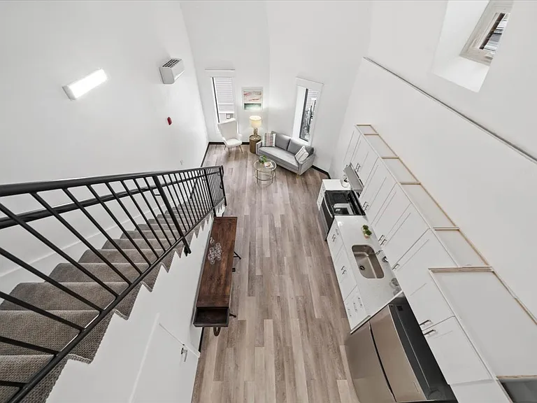 401 Olo Street - Former Church Parish Converted In Luxury Apartments! — Photo 28