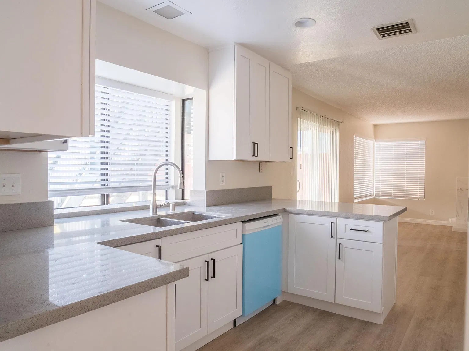 3 bed, 1805 sqft, $2,875 — Photo 3