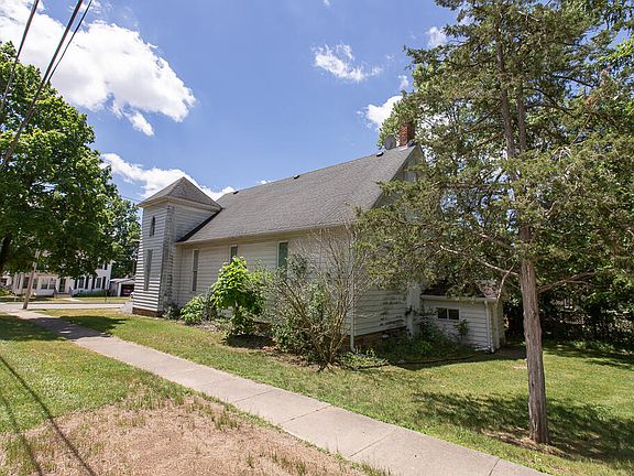 3rd image of 31 Vine St