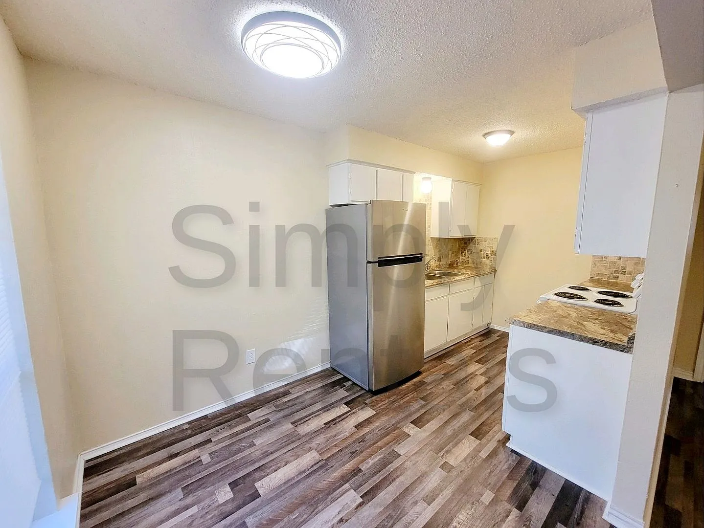 202 Park Circle — Photo 2