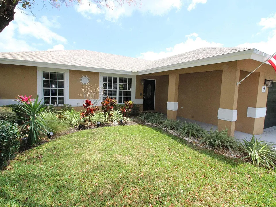 147 NW 10th Ave