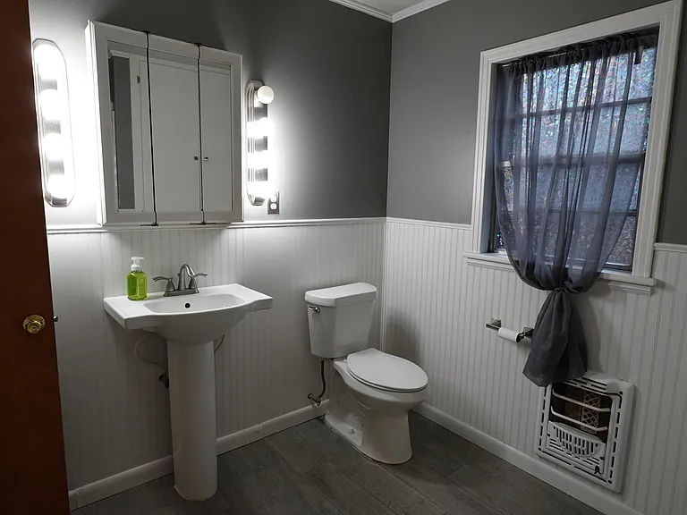 515 Livermore Ave — Photo 2
