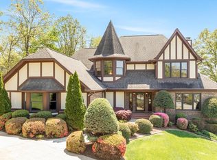 9322 Royal Mountain Dr, Chattanooga, TN 37421