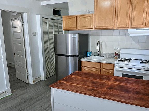3rd image of 2636 W Carmen Ave #2