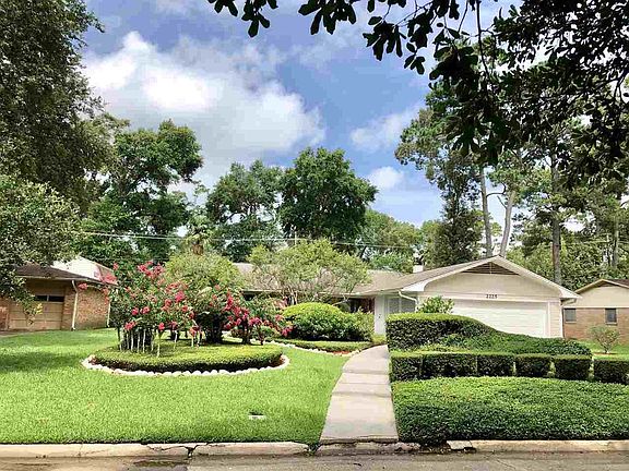 2nd image of 2225 Shady Ln