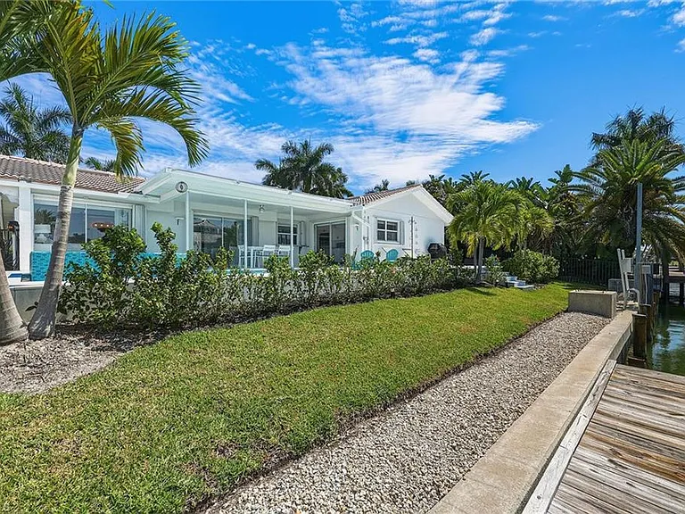 799 Caribbean Ct — Photo 33