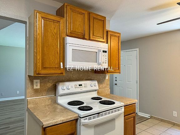 5th image of 2102 5th Ave N #5