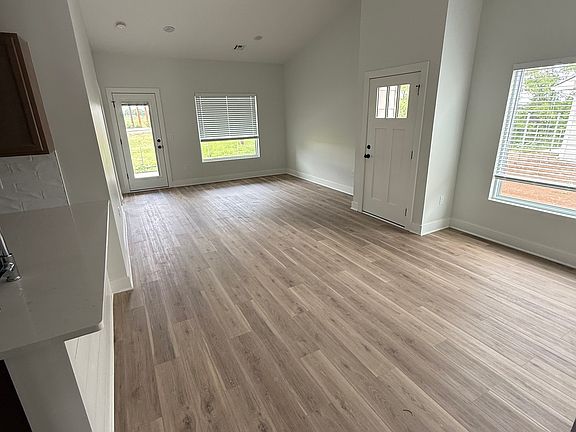 2nd image of 5304 Rolly St #200