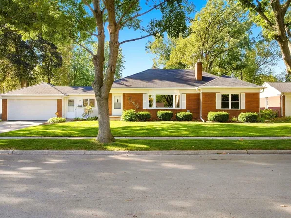 1227 Division St, Green Bay, WI 54303