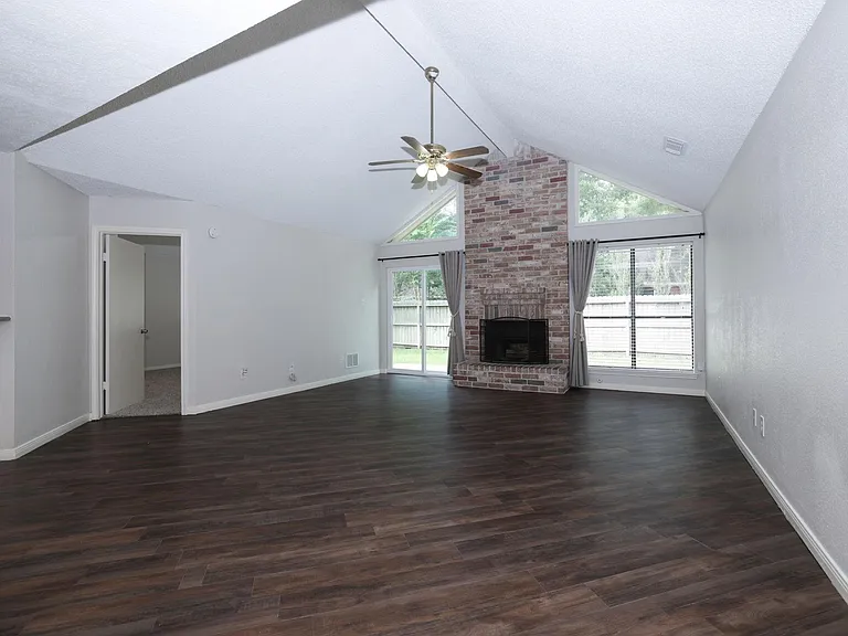 16035 Hollow Rock Dr — Photo 9