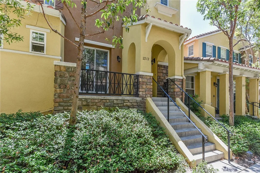 2 bed, 2.5 bath, 1224 sqft, $3,600 — Photo 1
