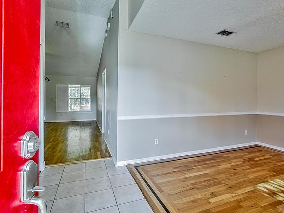 4th image of 249 Johns Glen Dr