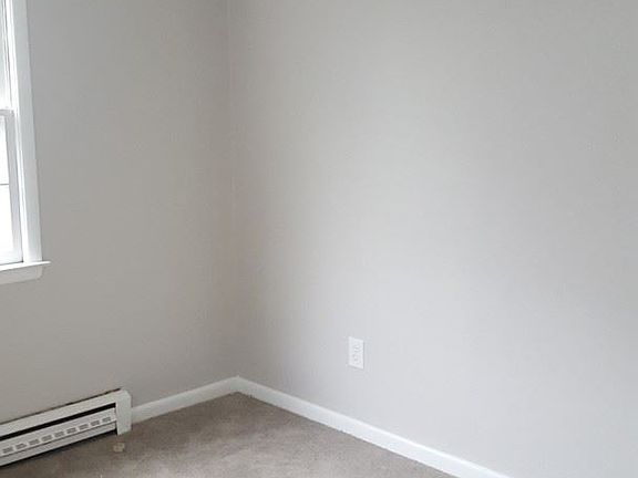 4th image of 53 Fernwood Ave APT 2