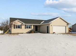 W5372 Gable Dr, Appleton, WI 54914