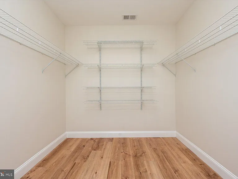 1400 Lower View Ct — Photo 17