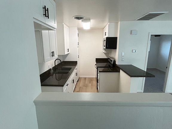 3rd image of 3700 White Ln #5