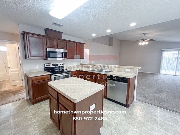 3rd image of 705 Mozingo Ln