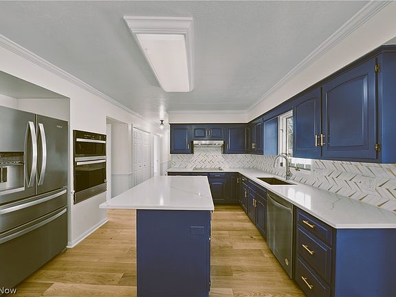 5th image of 2495 Londonderry Dr