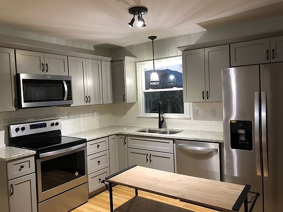 2nd image of 173 Nottaway Dr