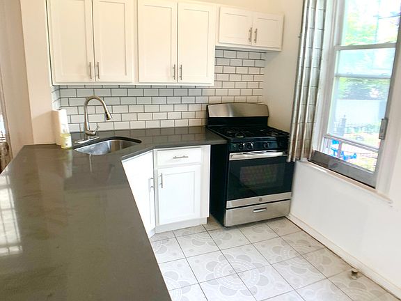 3rd image of 503 Park Pl