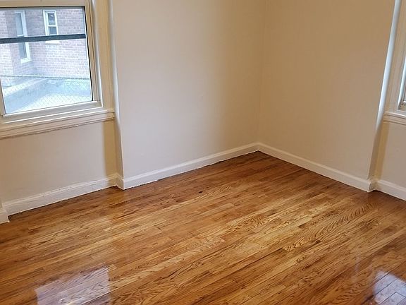 4th image of 3418 91st St APT A22