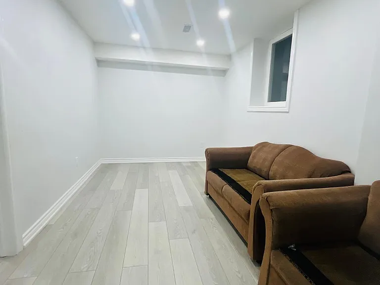 71 Aspermont Cres #BASEMENT — Photo 1
