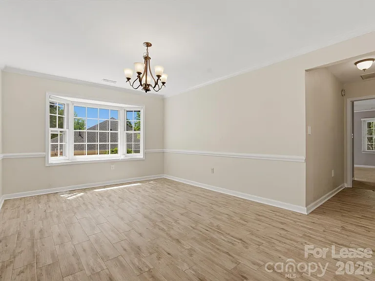 9437 Fairmead Dr — Photo 10