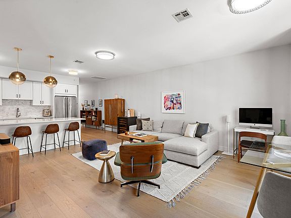 3rd image of 52 Sherman Ave APT 3
