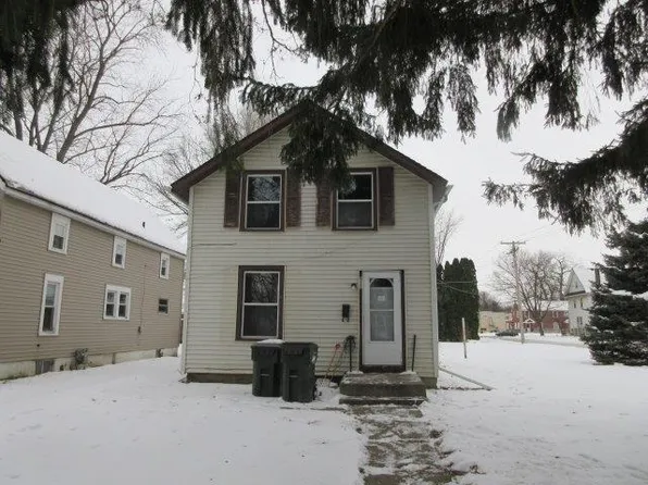 911 7th Ave, Sterling, IL 61081